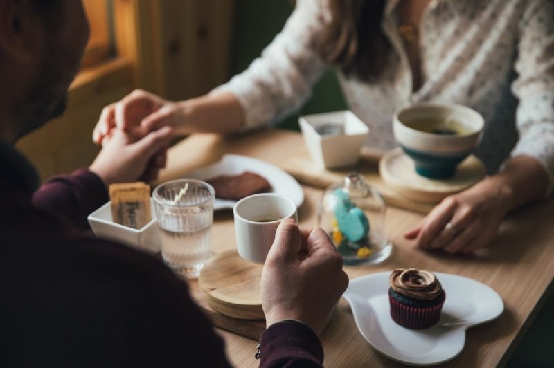 Be a True Gentleman on a First Date